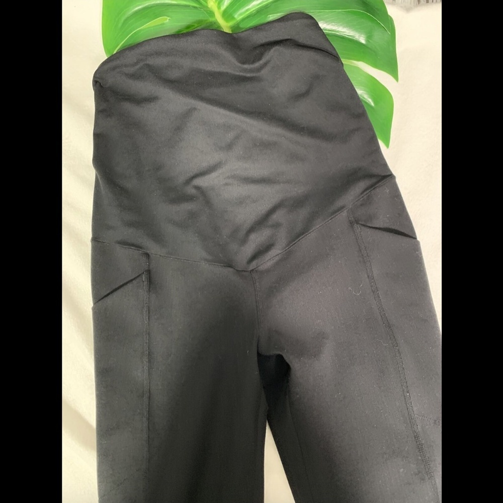 EUC Zella Live in‎ Pocket 7/8 Maternity Leggings - Picture 3 of 12